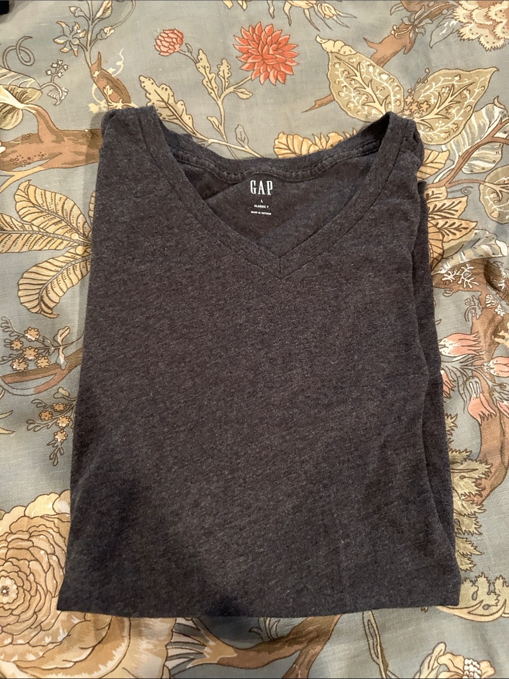 GAP Men's Short-Sleeve V-Neck Tees - 2 Black, Olive, Charcoal, Navy - Picture 5 of 7